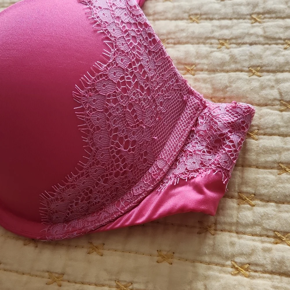Victoria's Secret Very Sexy Push-up Bra NWOT - Picture 2 of 6